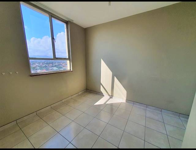 2 BEDROOM APARTMENT TO LET IN TOWNSEND ESTATE